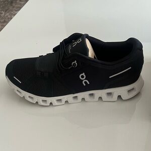 Brand new Cloud 5 women’s sneakers with box.